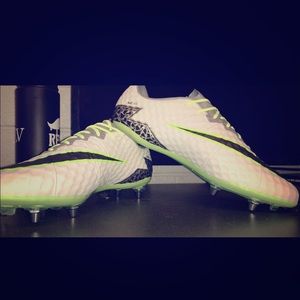 Nike hyper venom 7.5 soft ground cleats new!